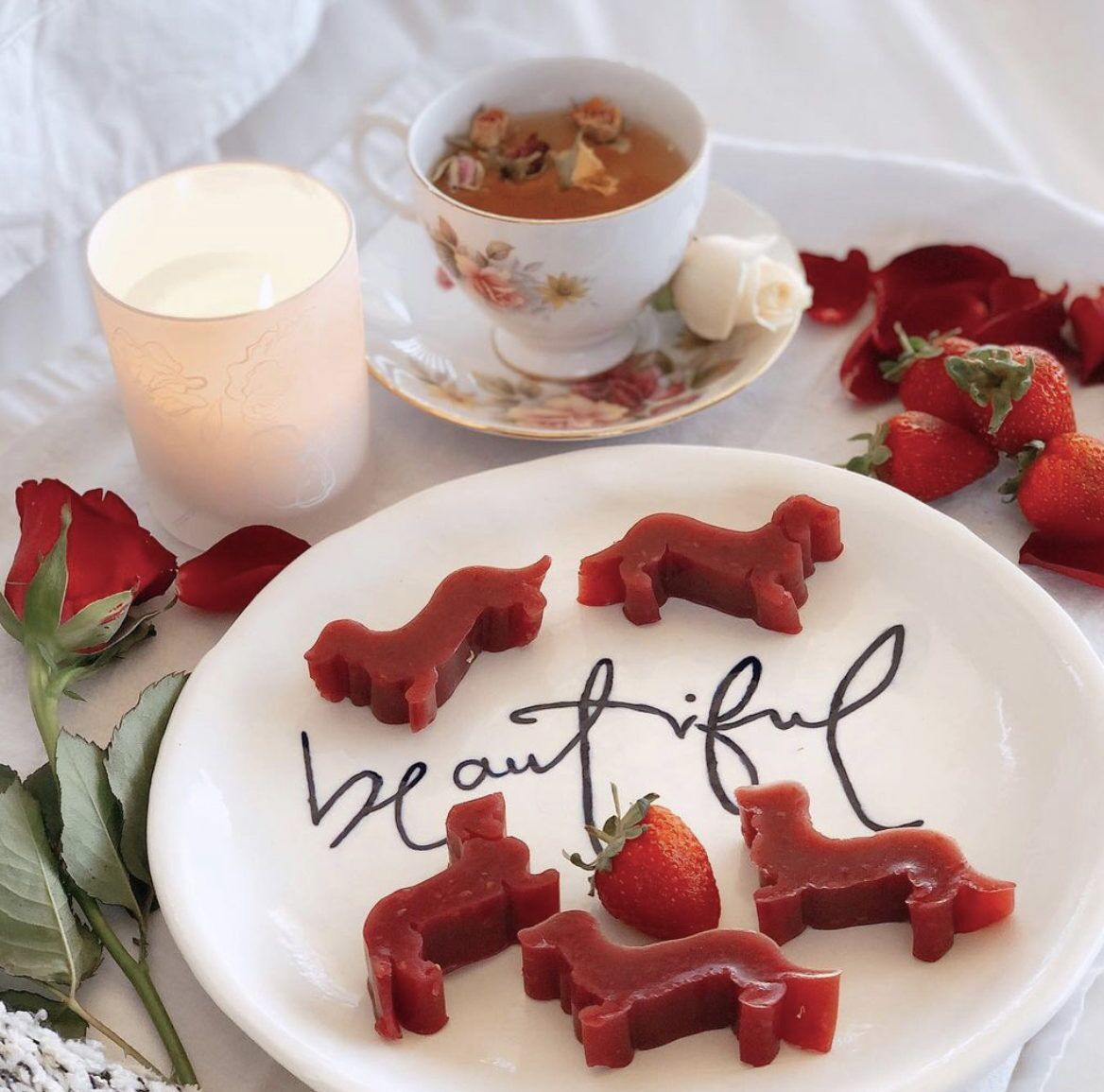 STRAWBERRY ROSE GUMMIES
